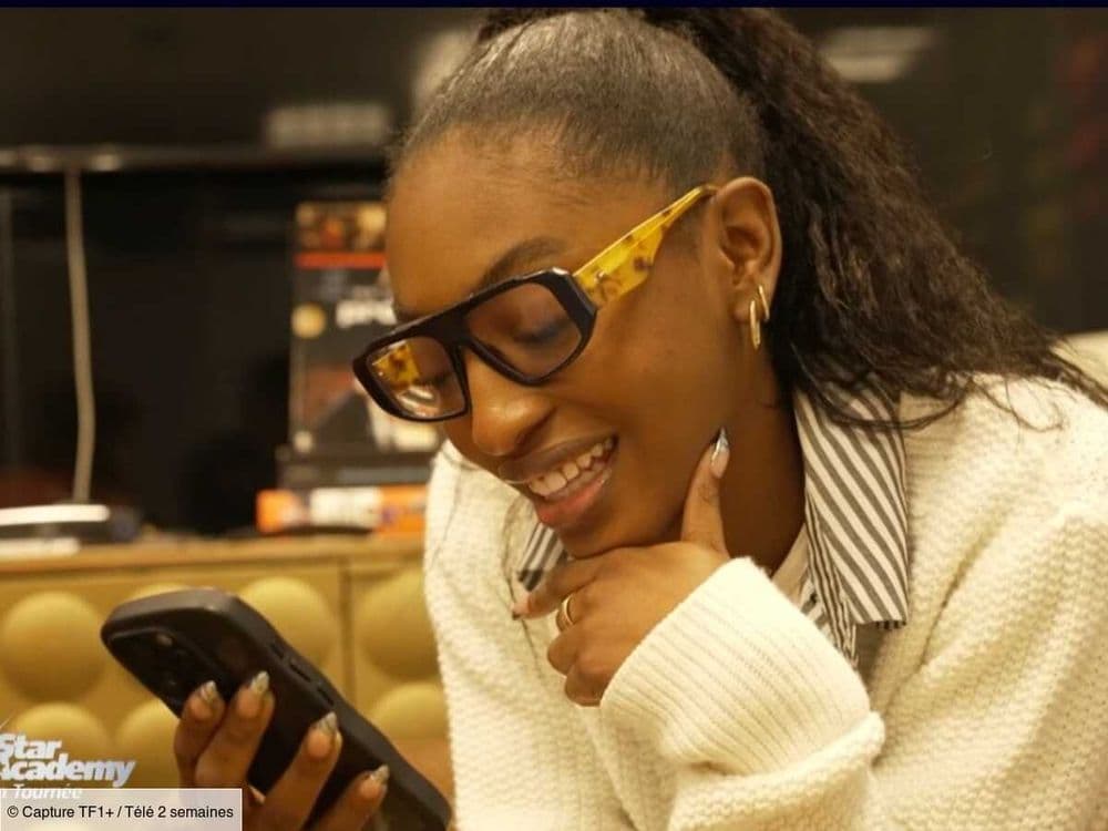 “C’est une folie !” : Ebony (Star Academy) choquée par le message d’une chanteuse en rallumant son téléphone