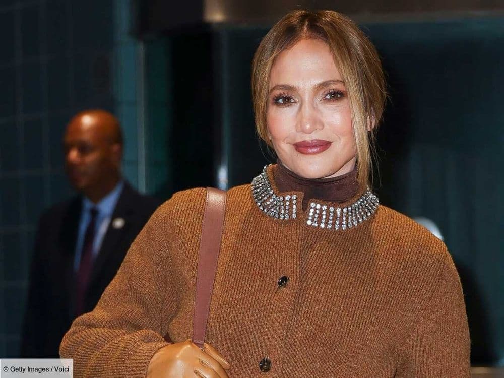 Jennifer Lopez vire son pantalon et opte pour la tenue la plus stylée de l'hiver