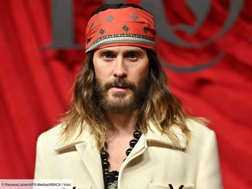 Jared Leto accusé d’inconduite sexuelle par neuf femmes, un représentant de la star nie fermement les accusations