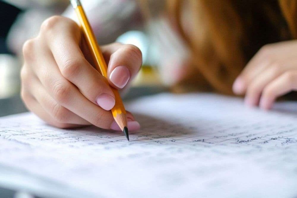 Bac 2025 : les lourdes conséquences encourues en cas de fraude à l’examen