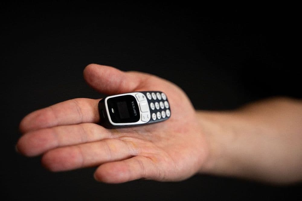 "Prison break": vaste opération de saisies de mini-téléphones dans 66 prisons
