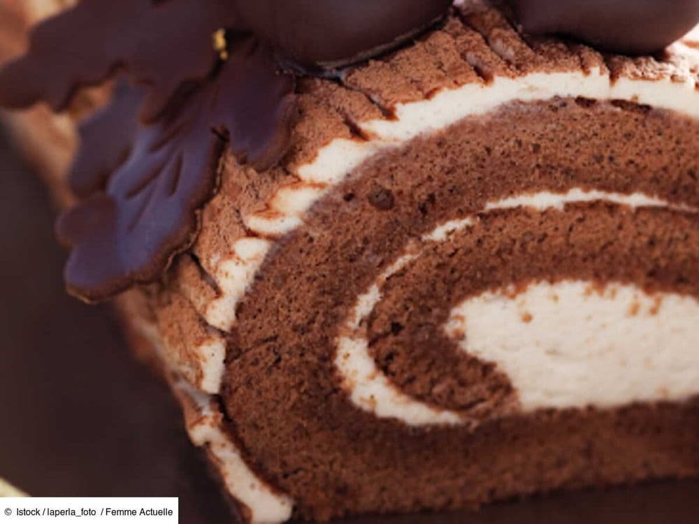 Vous êtes nul en pâtisserie ? Régalez vos invités avec cette recette de bûche simplissime et gourmande