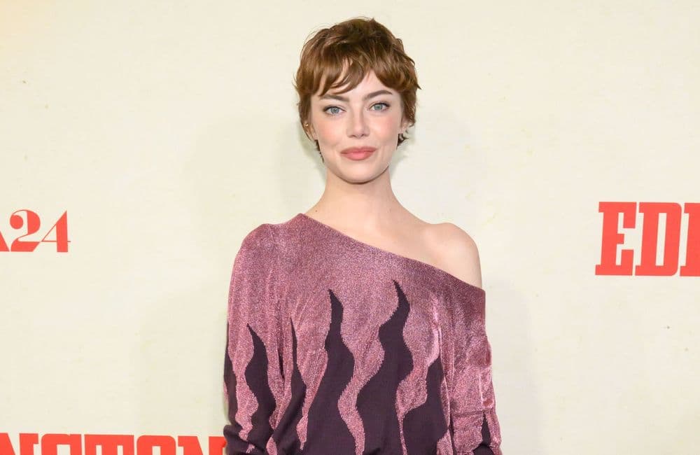 Pixie cut : voici comment Emma Stone sublime la repousse de sa coupe ultra-courte