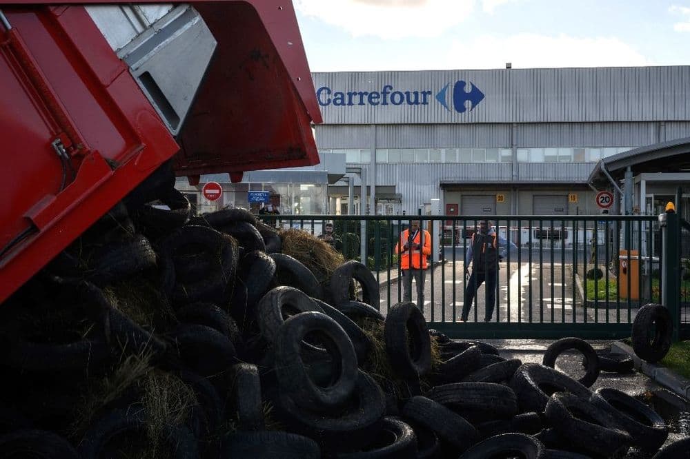 Une plateforme logistique Carrefour à Toulouse bloquée par la Coordination rurale