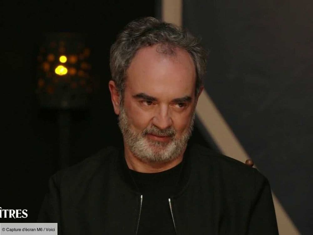 Les Traîtres : Bruno Solo affirme avoir découvert les Traîtres mais se plante, les internautes se moquent (ZAPTV)