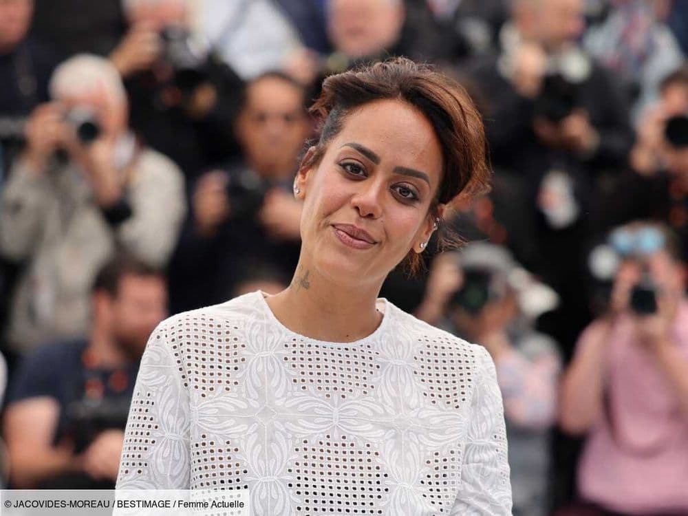 "Je suis une hystérique" : Amel Bent se confie sur son couple et comment son mari parvient à la calmer