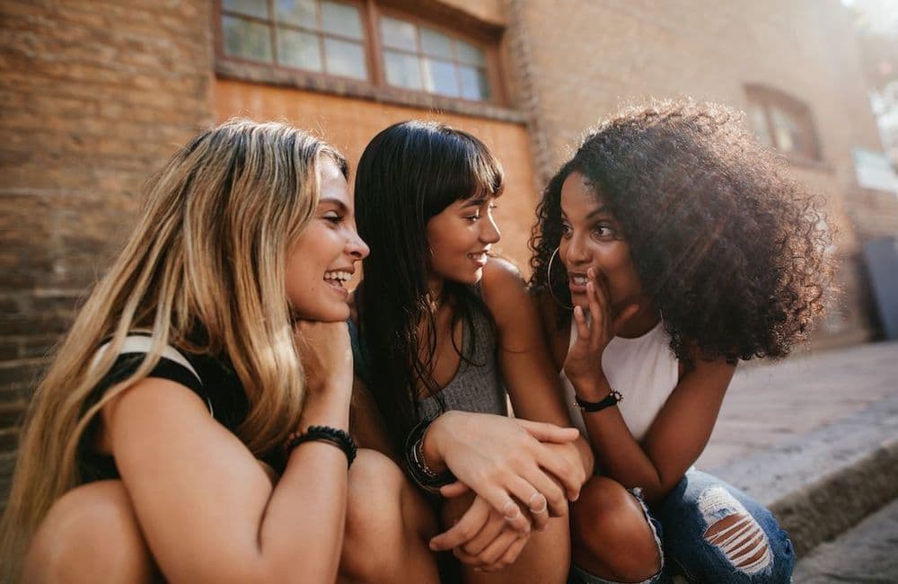 Faut-il vraiment suivre les conseils de vos amis sur votre vie amoureuse ?