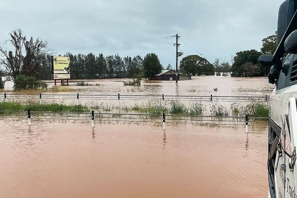 Deux morts, 50.000 personnes bloquées par des inondations dans l'est de l'Australie