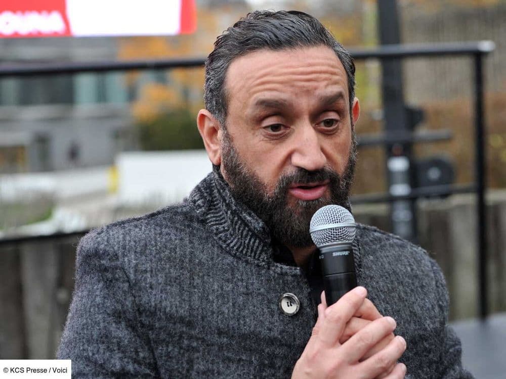 Suppression de la chaîne C8 : Cyril Hanouna mécontent, il manifeste devant l'Arcom