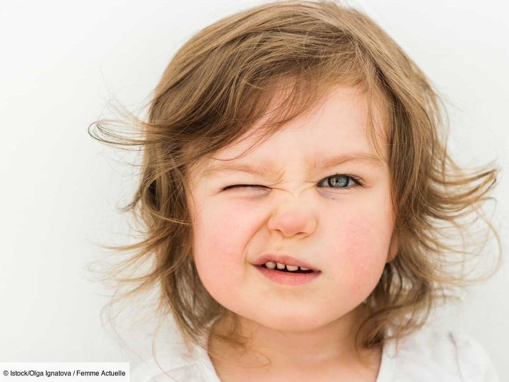 Mon enfant cligne beaucoup des yeux : causes et quand consulter ?
