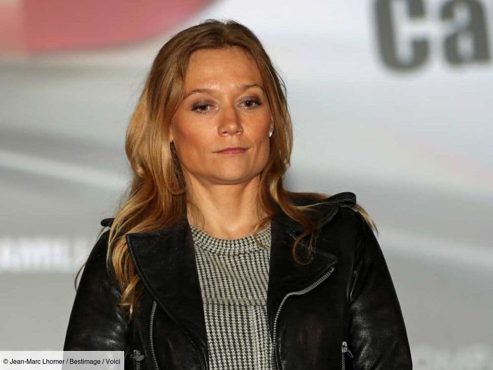 "Mon corps a très mal réagi" : Caroline Vigneaux se livre sur son hospitalisation après le décès de son père
