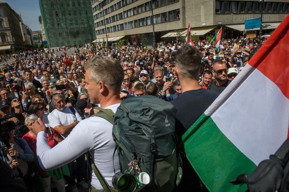 Depuis la Hongrie vers la Roumanie, un "pèlerinage" contre un rapprochement Orban-Simion