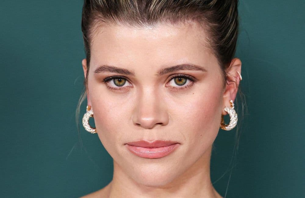 En vidéo, Sofia Richie dévoile sa routine make-up d’automne