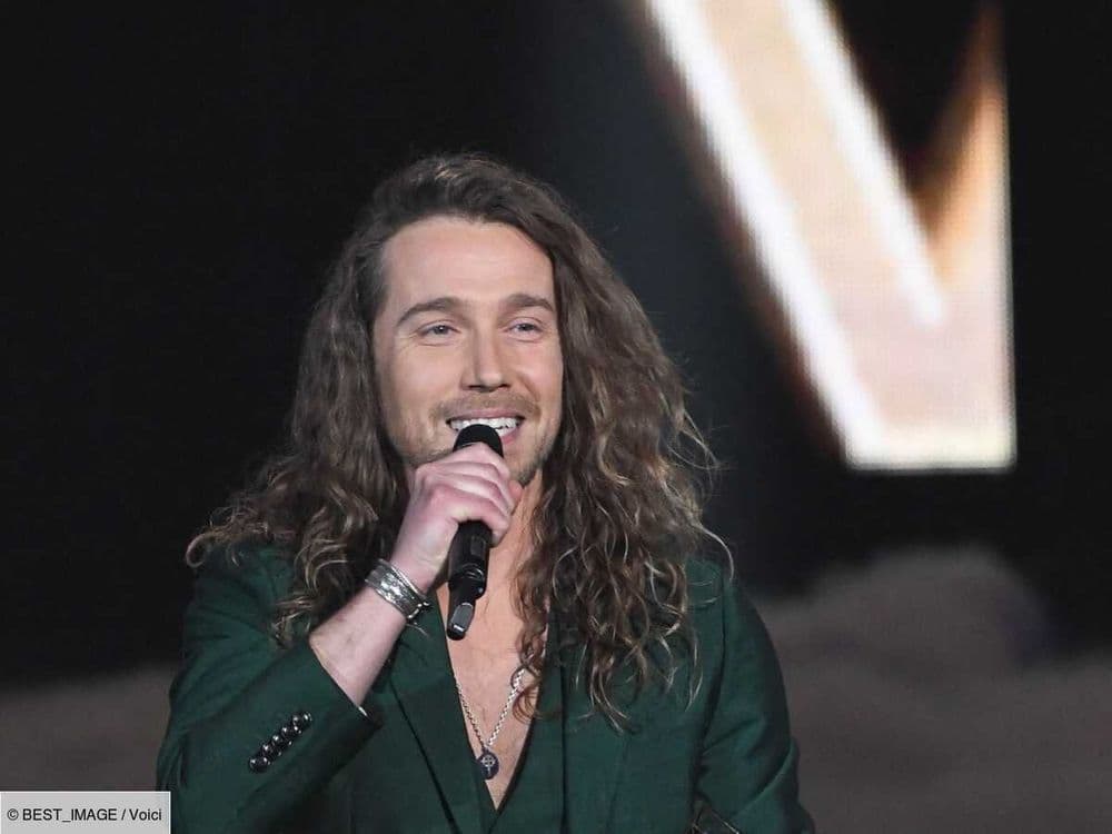 Julien Doré à St-Etienne : son très beau geste envers une grand-mère veuve avant son concert