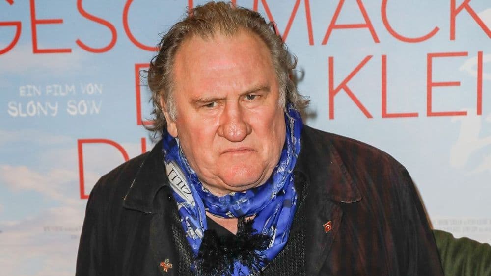 “Gérard nous met dehors” : Hélène Bizot en “détresse”, l’ex de Depardieu bientôt à la rue avec son fils