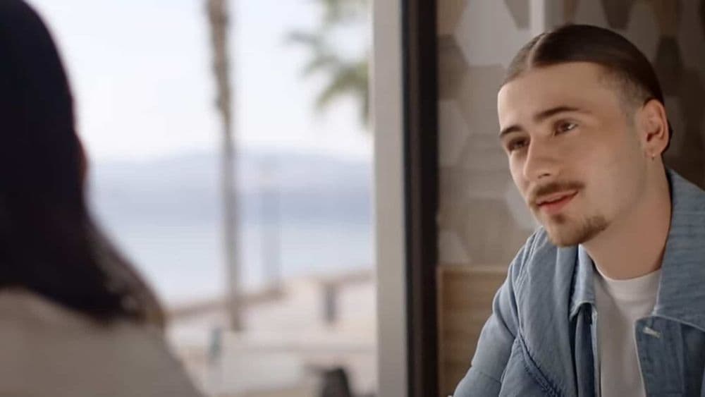 Pierre Garnier (Star Academy) en couple dans son clip : Eva, cette brune à la silhouette parfaite qui l'a fait craquer !