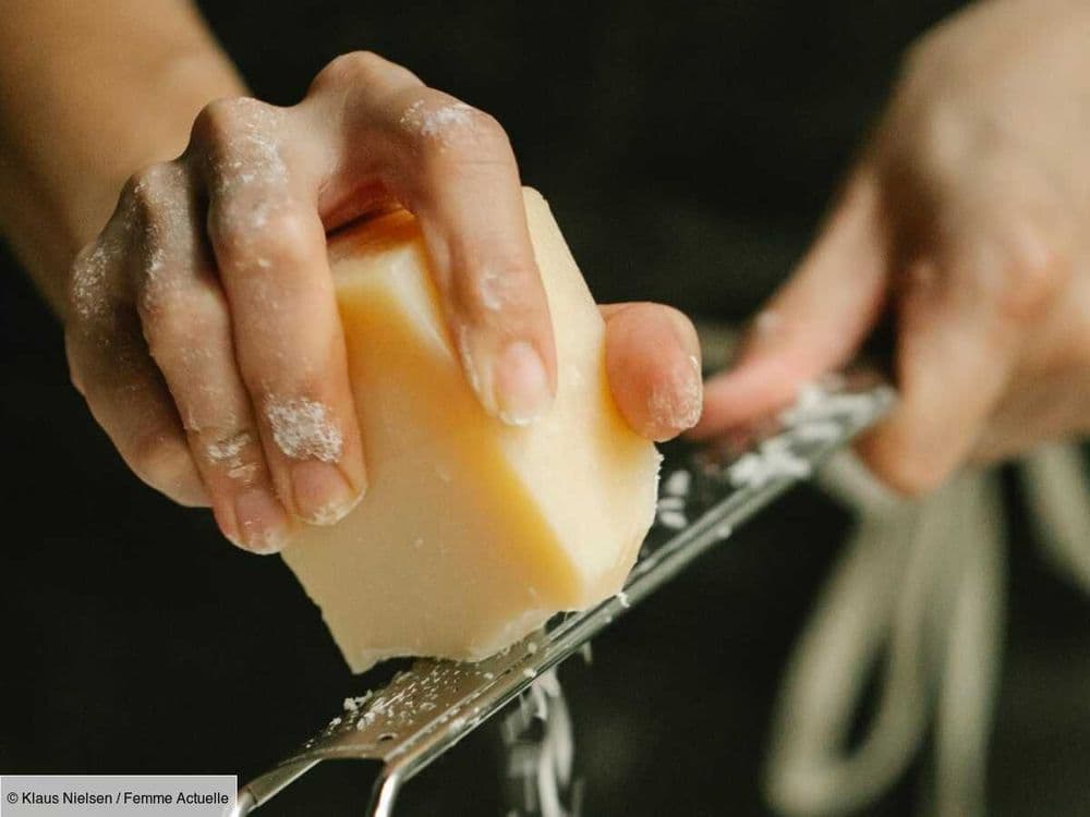 Comment conserver du parmesan pour éviter qu'il devienne sec ? Les astuces d'un chef italien