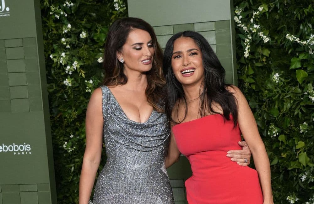 Penélope Cruz et Salma Hayek : 20 ans après, réunies en robes bustier et fendue
