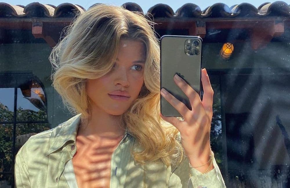 Sofia Richie ne jure que par cette crème solaire pour prendre soin de sa peau