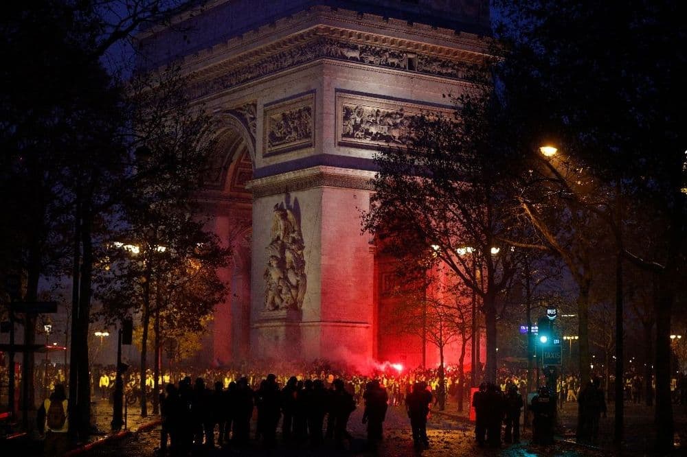 "Gilets jaunes" matraqués dans un Burger King en 2018: neuf CRS seront jugés à Paris