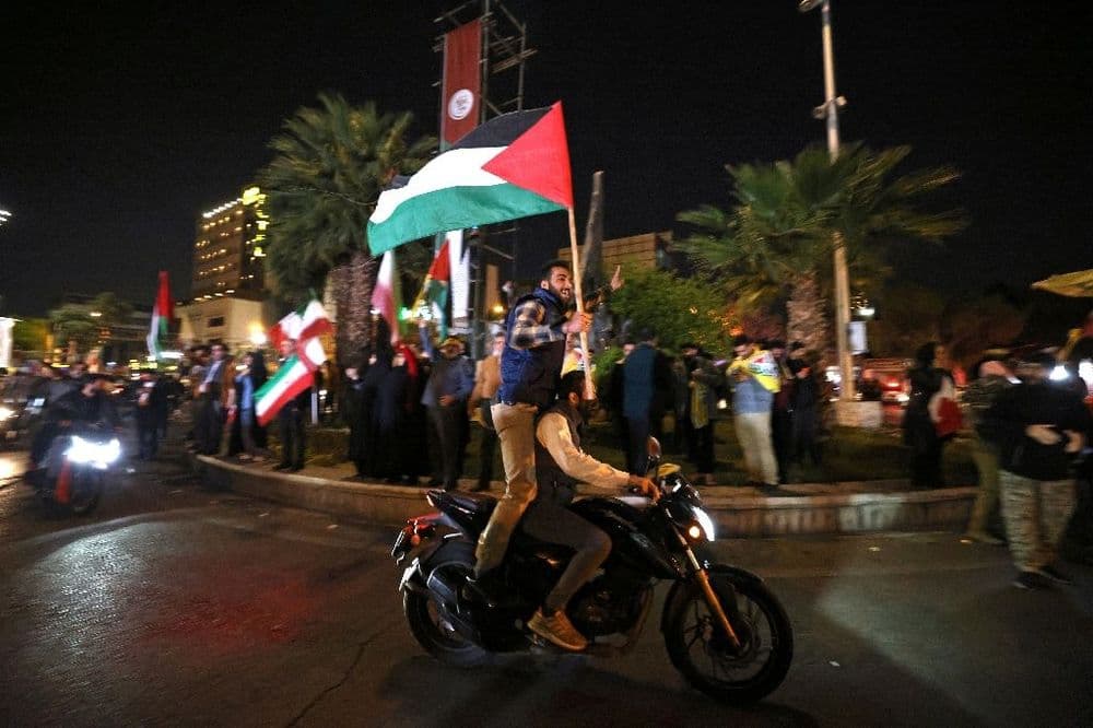 En Iran, des manifestants saluent "la punition" infligée à Israël