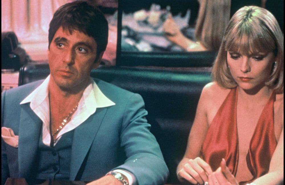 Cette coiffure vintage façon « femme de mafieux » revient sur le devant de la scène