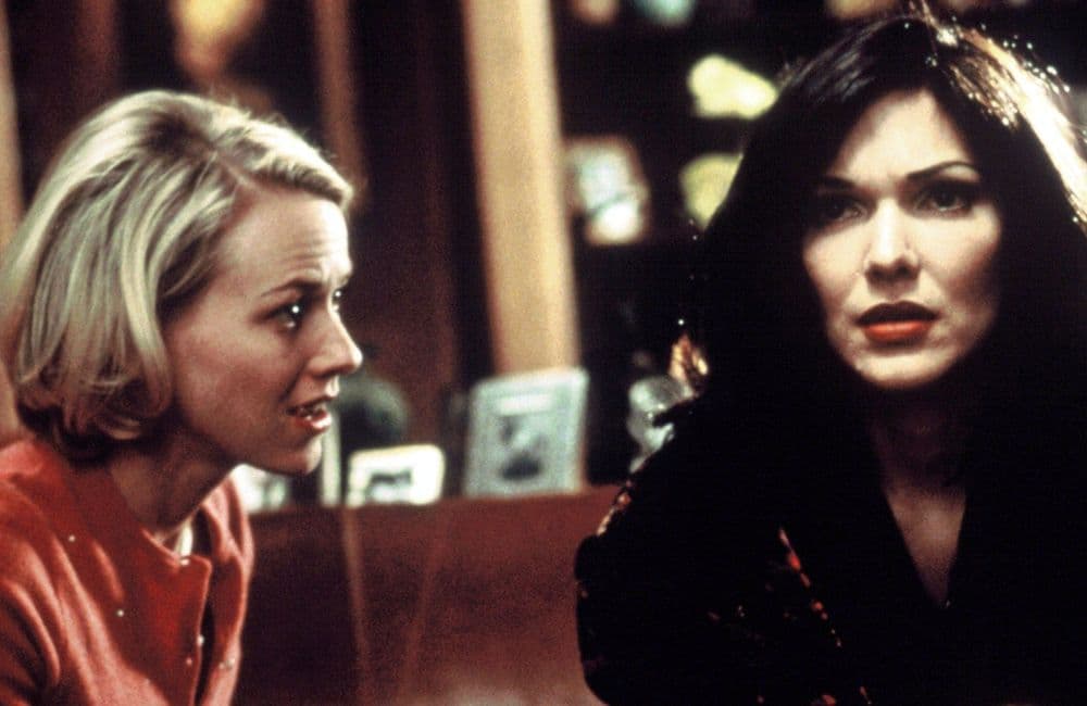Pourquoi "Mulholland Drive" de David Lynch est un chef-d'œuvre incontournable ?