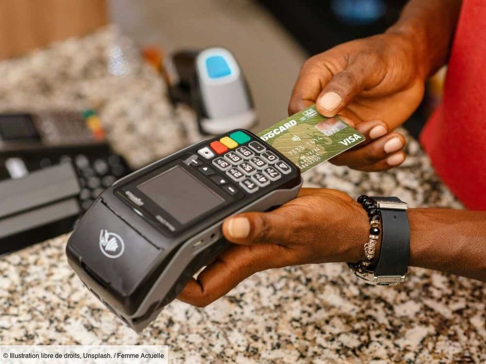 Carte hackée après un simple paiement : c’est quoi le “shimming”, cette nouvelle arnaque difficile à détecter ?