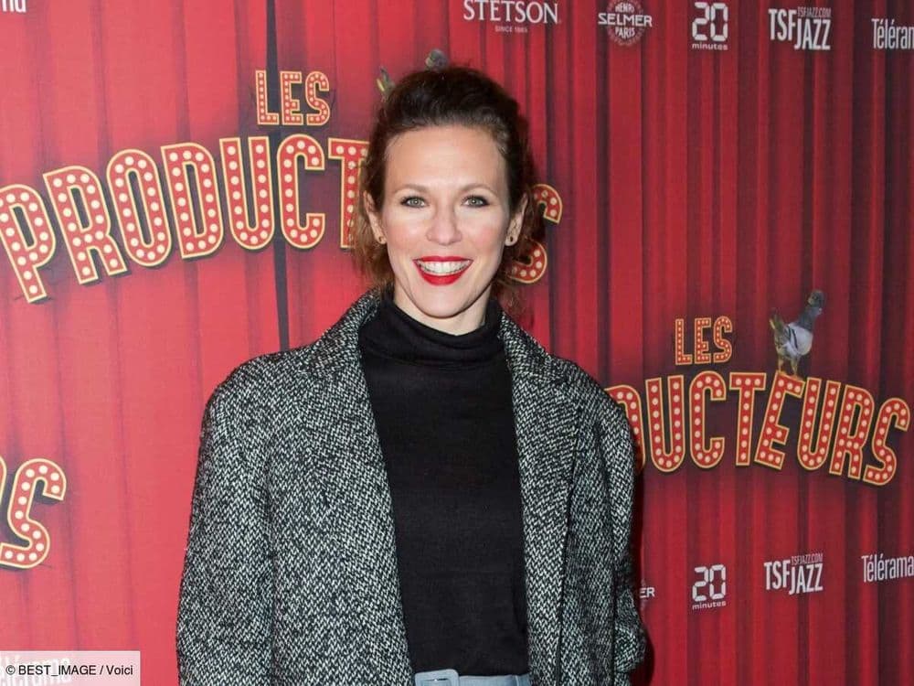 “Je pleurais tellement” : Lorie sans filtre en évoquant son premier concert des Enfoirés