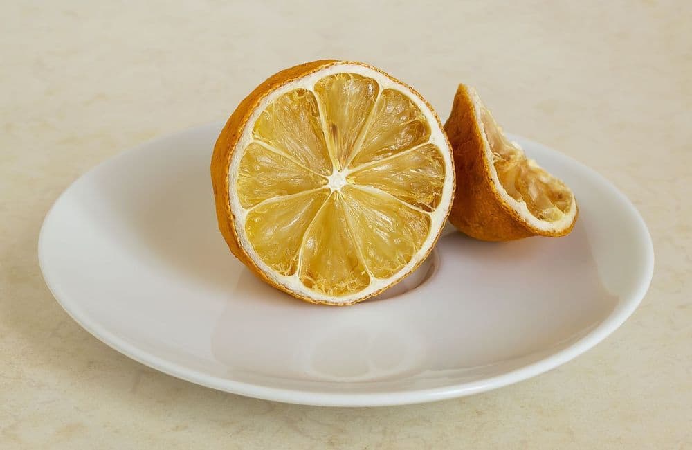 Comment rendre un citron entamé plus juteux ?