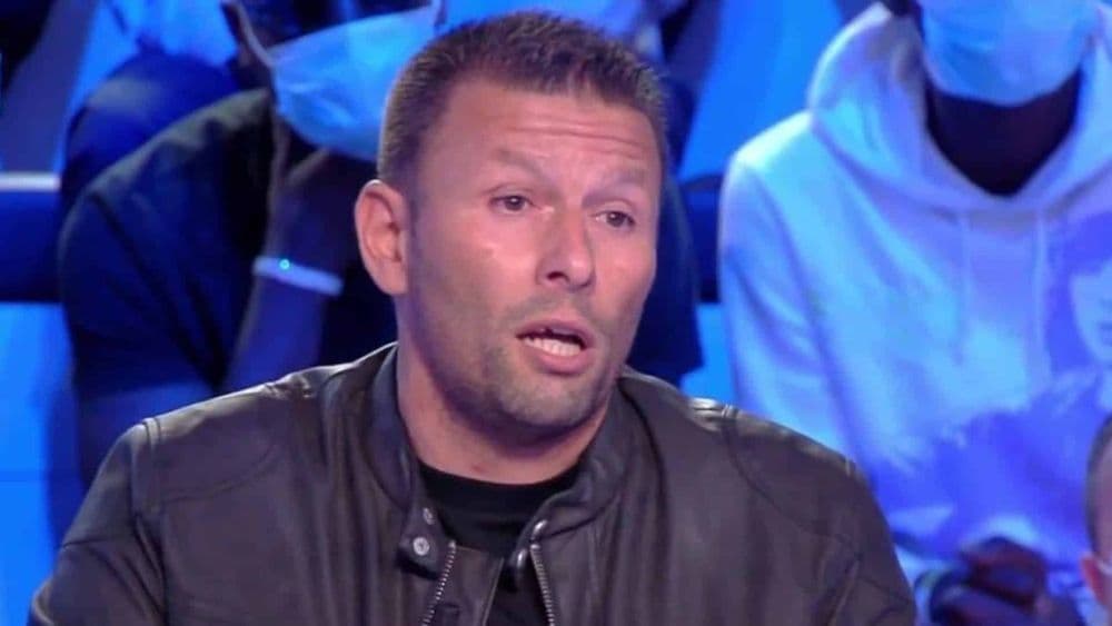 Raymond Aabou (TPMP) : il drague en direct une ancienne candidate de Mariés au premier regard et se fait tacler par les autres chroniqueurs !