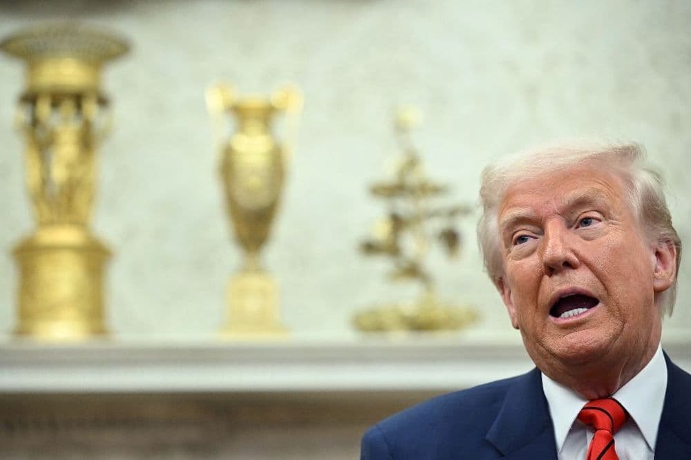 Dorures et provocation: Trump fait le Bureau ovale à son image