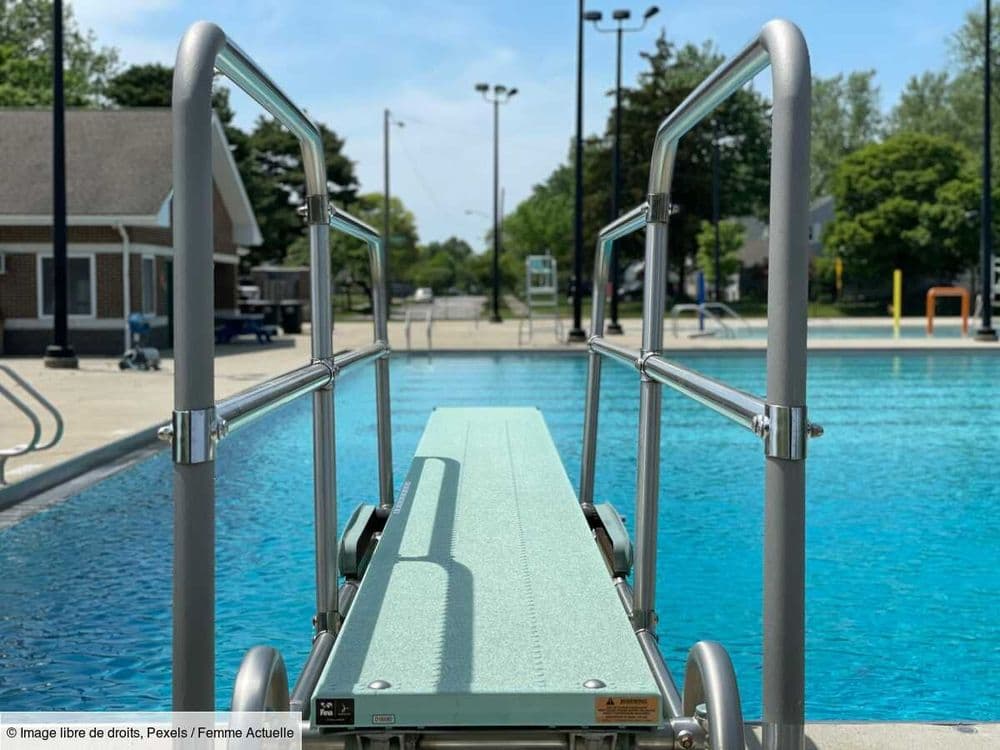 Une piscine réservée aux Suisses : les incivilités ont forcé une mairie à prendre une décision radicale