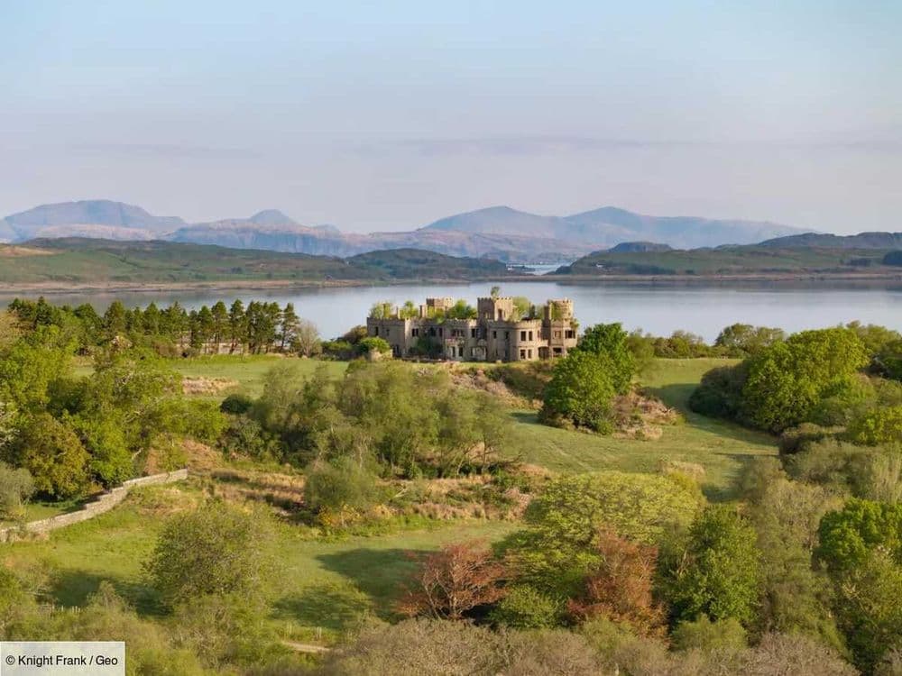 En Écosse, une île privée et son château mis en vente pour 6 millions d'euros
