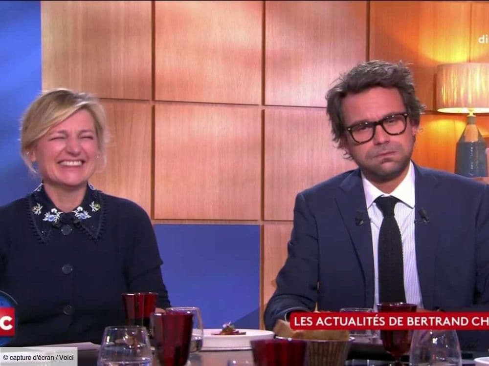 C à vous : Anne-Elisabeth Lemoine se moque de Bertrand Chameroy après un bafouillage en plein direct (ZAPTV)