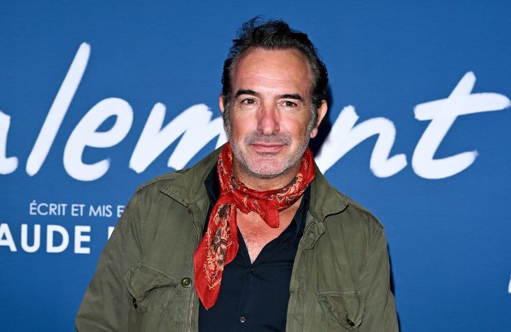 Jean Dujardin : cette célèbre chanteuse lui dévoile ses sentiments en musique