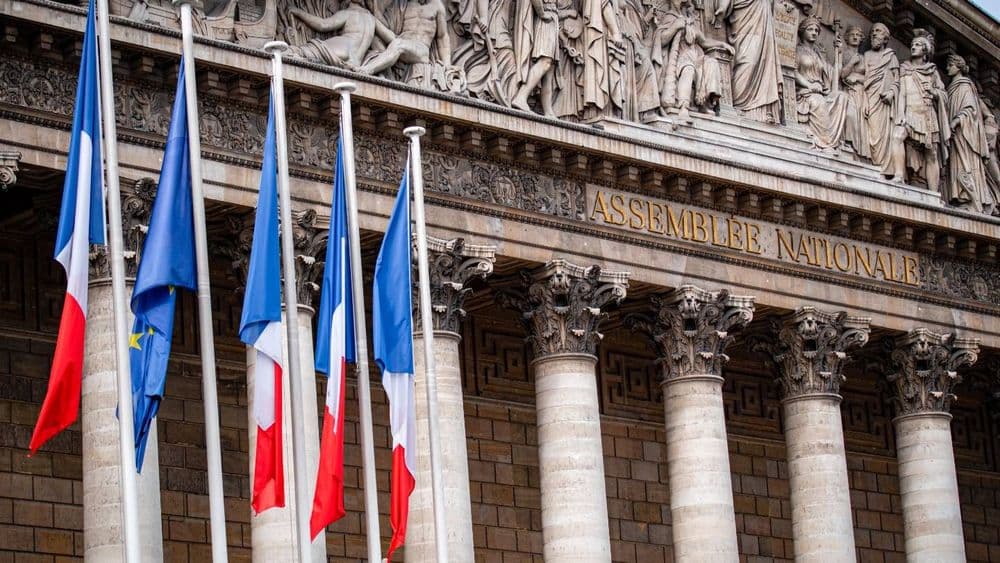 Hausse des frais de notaire, dons d'argent... Ce qui change pour vous avec le budget 2025