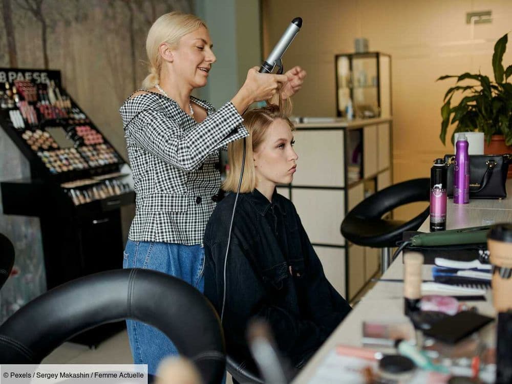 Cheveux mi-longs femme : voici les coupes les plus tendance du printemps 2024