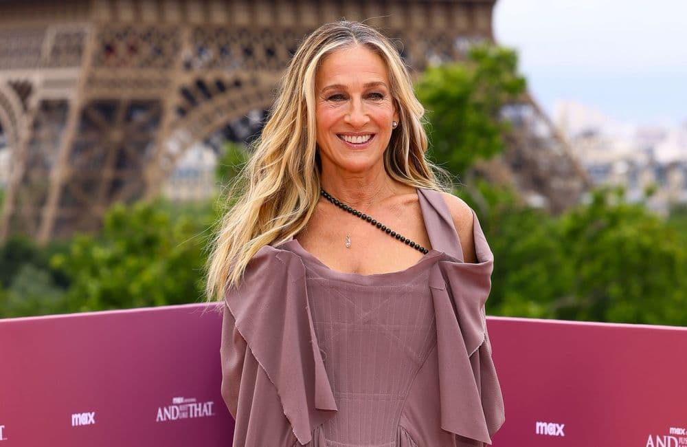 Sarah Jessica Parker renoue avec cette robe iconique de « Sex and the City »
