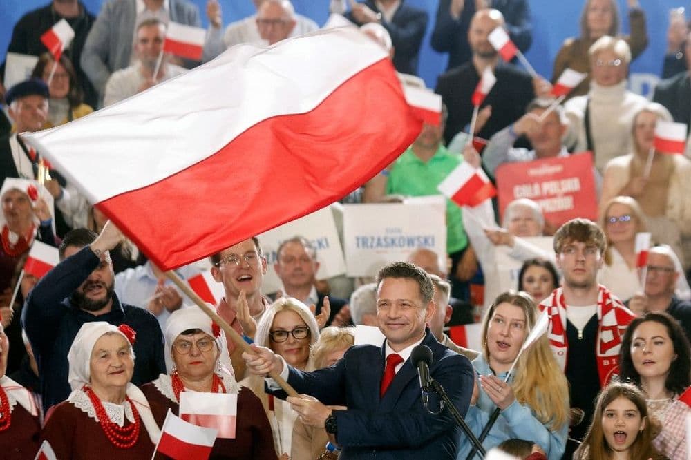 Pologne: les candidats pro-européen et nationaliste s'affronteront au 2e tour de la présidentielle
