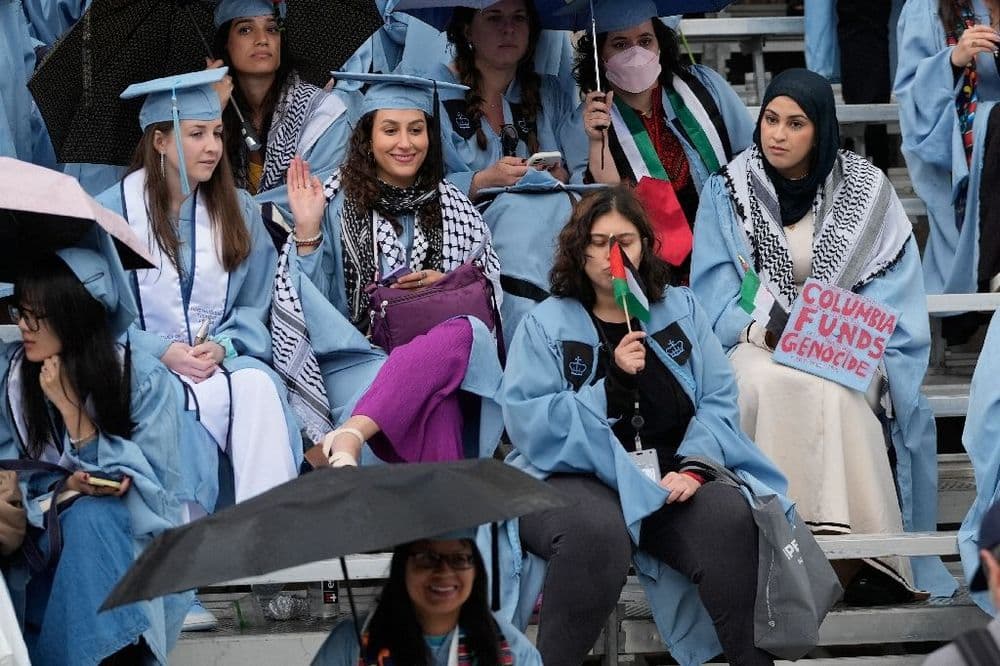 Huées à l'université Columbia pour une remise de diplômes sans Mahmoud Khalil