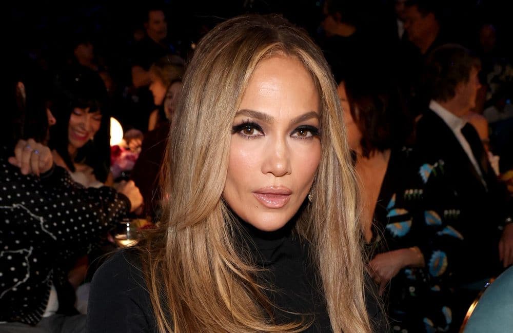 Coiffure : Jennifer Lopez confirme le pouvoir intemporel de la demi-queue
