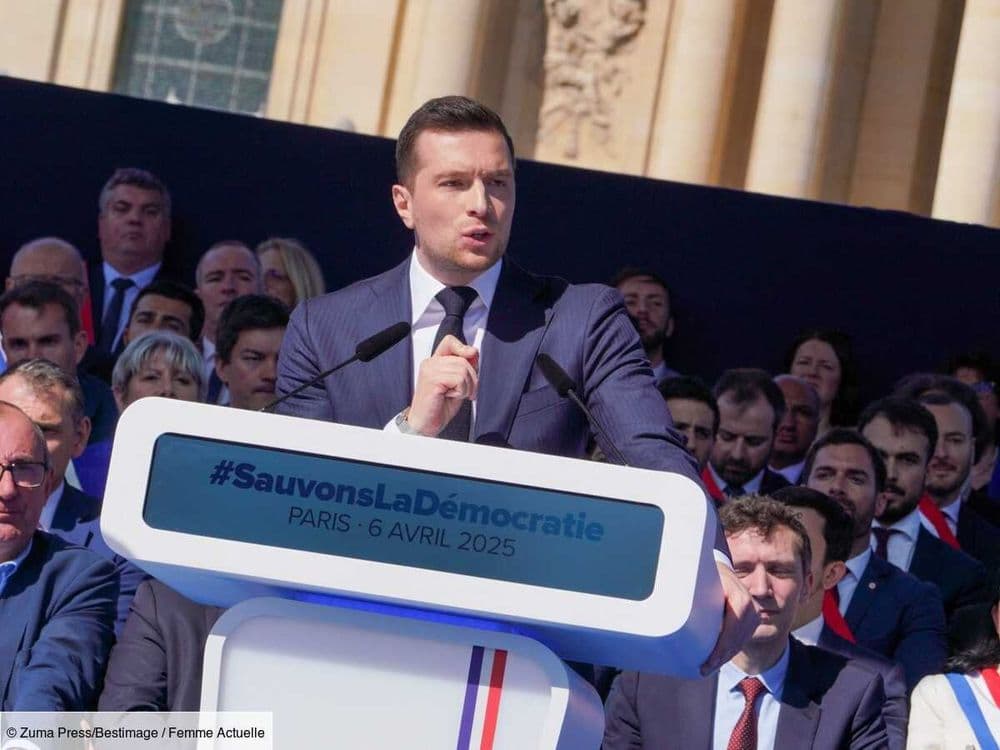 Jordan Bardella, Marine Le Pen, Édouard Philippe... découvrez avec quel politique les Français veulent partir en vacances