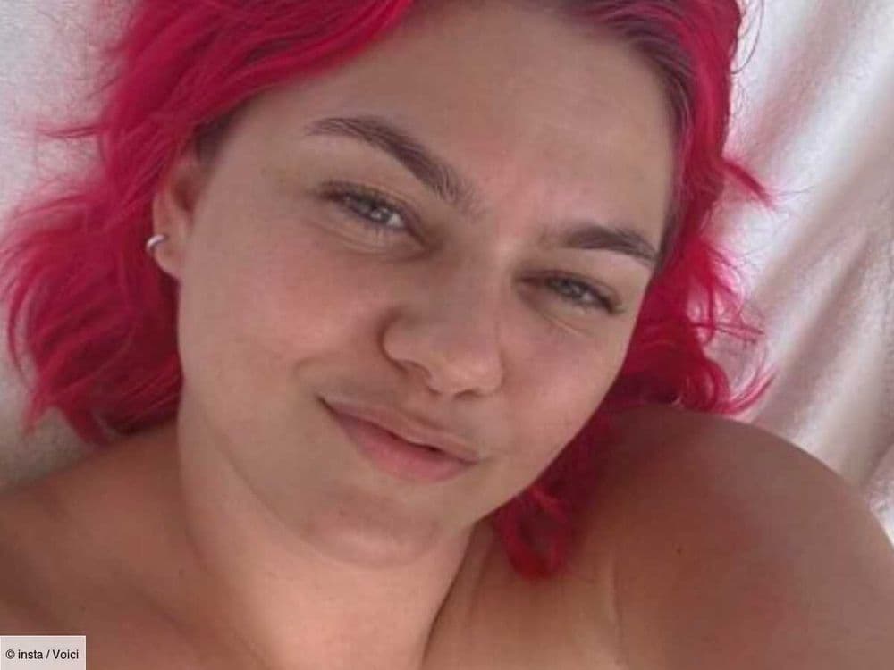 Louane : des cheveux roses au blond polaire, 15 photos qui retracent l'évolution capillaire de la chanteuse