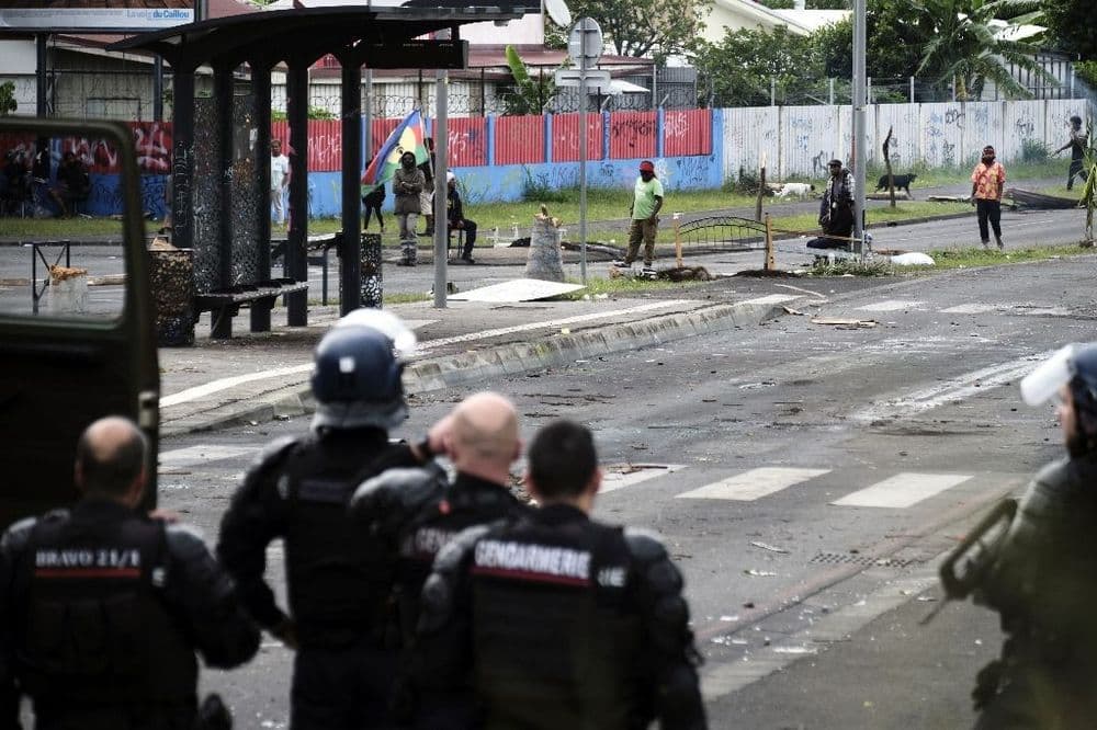 Nouvelle-Calédonie: la ville de Nouméa débloquée, des tensions persistent ailleurs