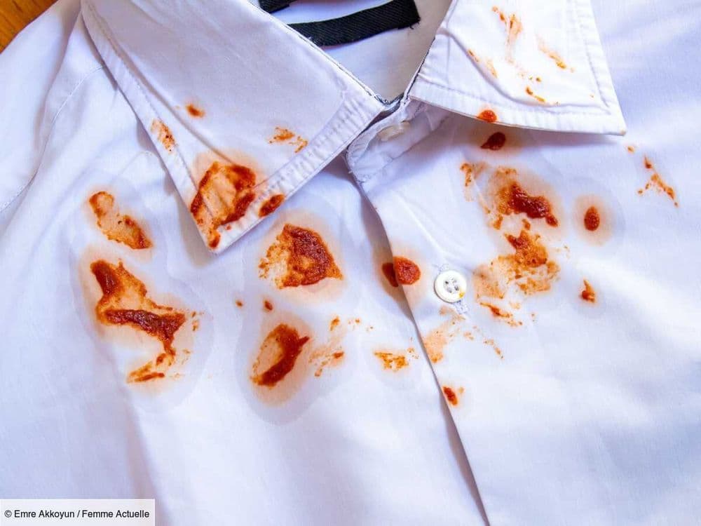 Taches de sauce tomate  : l'astuce simple et étonnante pour les nettoyer sur des vêtements blancs