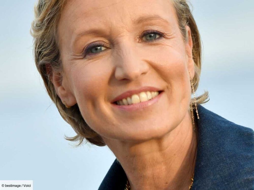Alexandra Lamy : au festival Cinéroman à Nice, elle adopte la coupe à la garçonne idéale à 50 ans