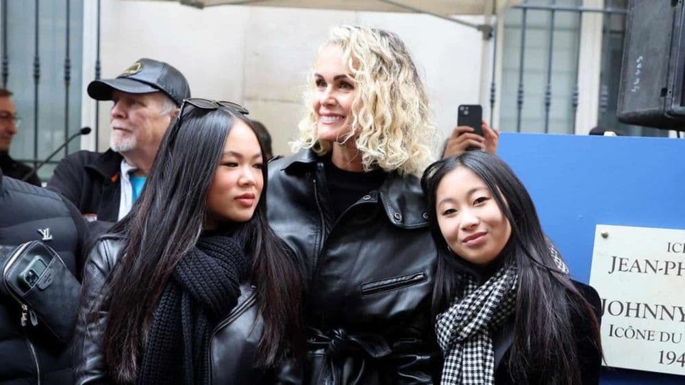 Cette photo dévoilée par Laeticia Hallyday après avoir perdu sa maison à Los Angeles en dit long sur son état d'esprit