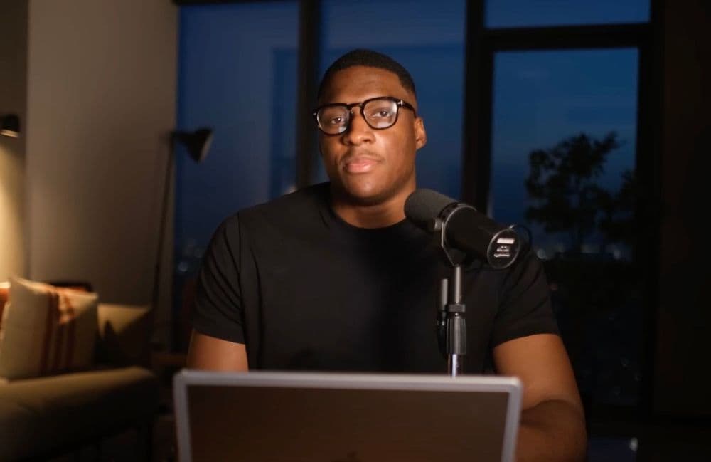 Qui est Alex Hitchens, l’influenceur mascu dont le compte TikTok a été supprimé ?