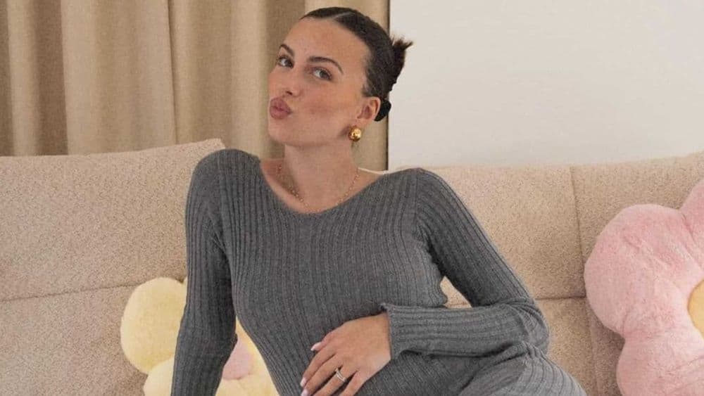 Giuseppa : enceinte et hospitalisée, une abonnée débarque dans sa chambre avec une surprise dans les mains !